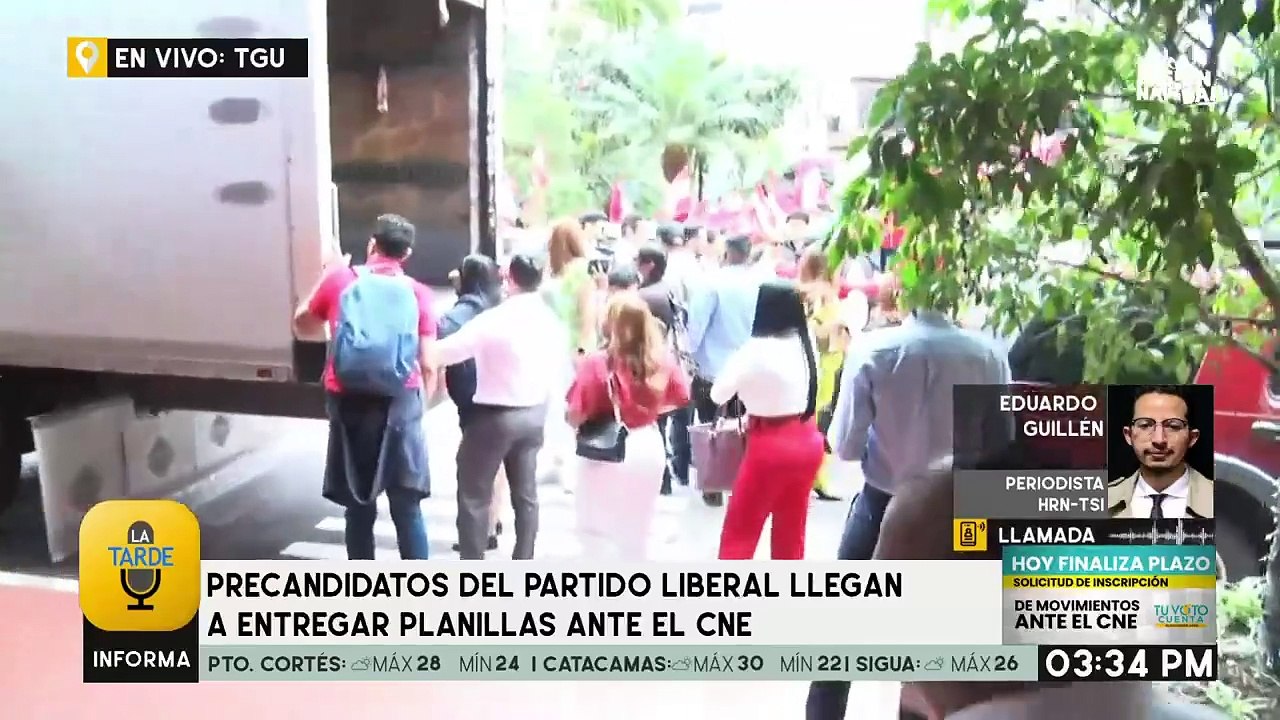Luis Zelaya llega a entregar planillas de su movimiento al CNE