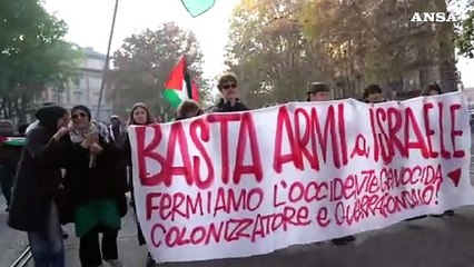 Torino, corteo pro-Palestina e contro la fornitura di armi a Israele
