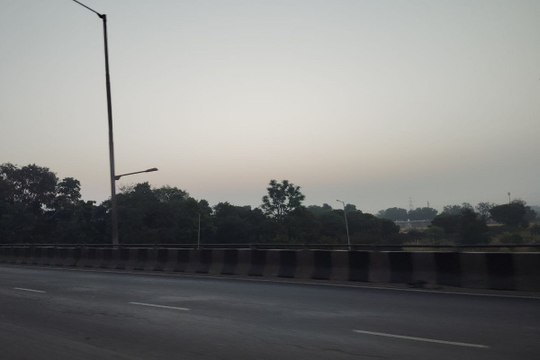 Rajasthan Weather : जयपुर शहर में सर्द हवाओं से ठिठुरन बढ़ी, कई जगह छाया कोहरा