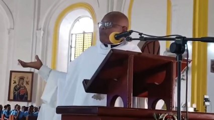 Okap.- yon "tedeum" chante ak yon jèb flè depoze nan pye moniman ewo endependans yo 18 novanm nan.