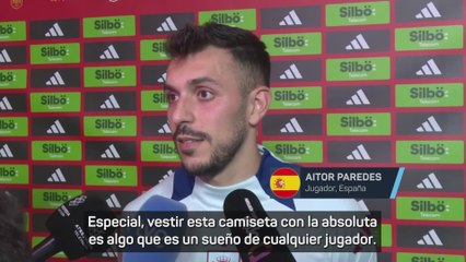 Paredes, debutante: "Vestir esta camiseta es especial"