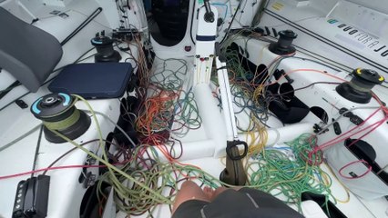 Vendée Globe 2024 -  Benjamin Ferré Monnoyeur - DUO for a JOB après une nuit à 2 noeuds