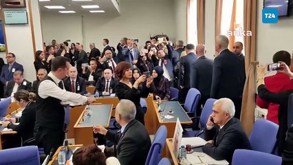 CHP'li vekiller, Sağlık Bakanı Memişoğlu'nu protesto ederek salonu terk etti