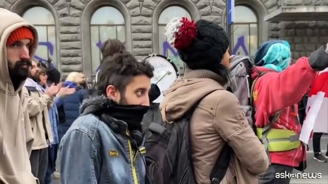 Georgia, migliaia in piazza a Tbilisi contro i brogli elettorali