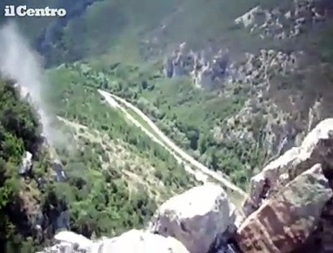 Caduta massi sulla strada