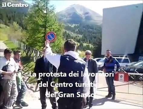 Dipendenti del Centro turistico occupano un pilone della funivia del Gran Sasso