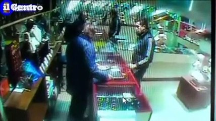 Pescara, arrestato il rapinatore della gioielleria di via Conte di Ruvo