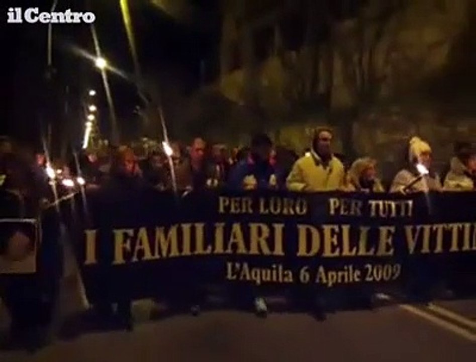Il rumore dei passi fa breccia nel silenzio della notte