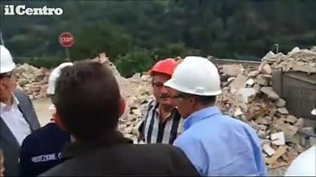 Terremoto, le prime parole di Errani e la visita a Pescara del Tronto