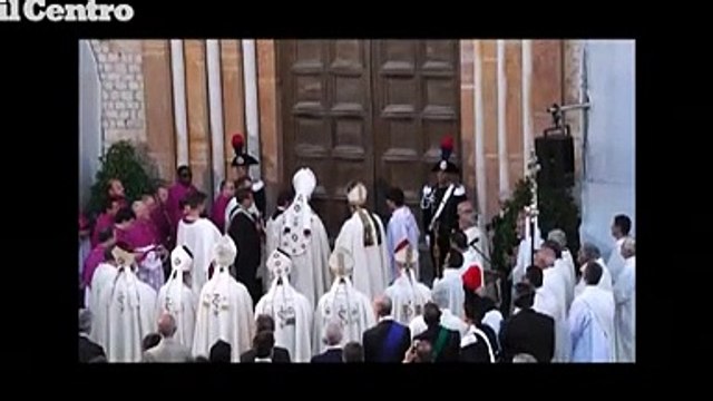 L'Aquila, il vescovo di Ancora apre la Porta Santa