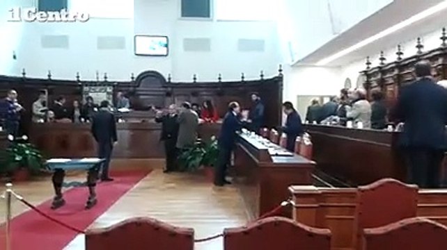 L'Aquila, Vittorini sbotta e il consiglio finisce in bagarre