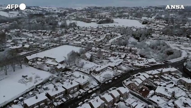 Regno Unito, ondata di gelo e neve nel West Yorkshire