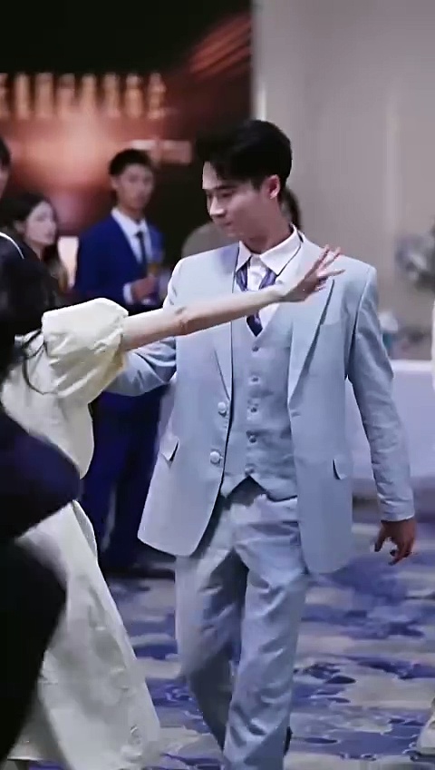 [multi sub] ceo amnesia ditolong gadis desa yang dendam padanya | china drama | drama pendek sub indo
