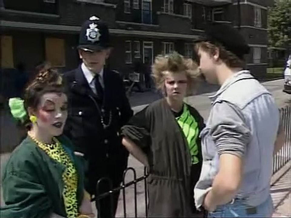 The Bill 1984- S01E03 - Clutching at Straws (30 October 1984)