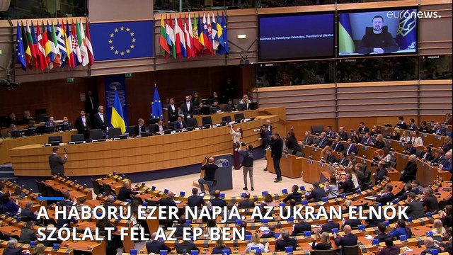 A háború ezredik napján Volodimir Zelenszkij azt mondta az EP-képviselőknek, hogy a béke érdekében Putyint a pénzétől és a hatalmától kell megfosztani