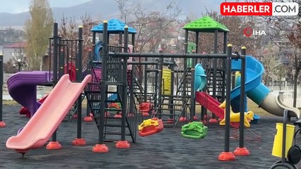 Yüksekova'da Kış Geldi, Parklar Boş Kaldı