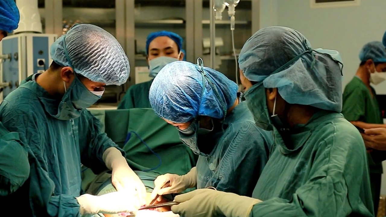 Phú Thọ: Cứu sống thai phụ vỡ tử cung sau cơn đau bụng đột ngột