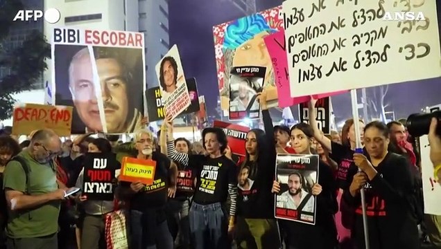 Tel Aviv, protesta contro il governo davanti al ministero della Difesa