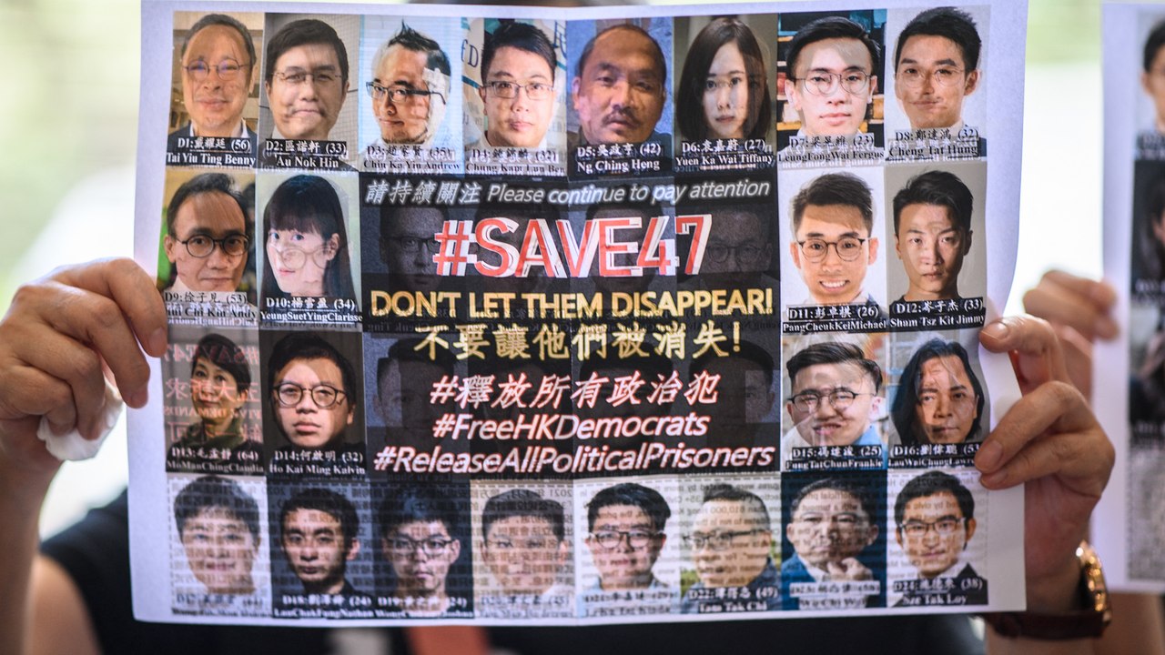 Hong Kong : 45 militants pro-démocratie condamnés à de la prison ferme