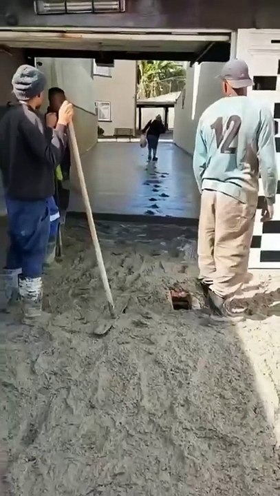 Elle est bien décidée à passer... sur le béton frais