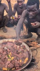 Hadzabe tribe Eating meal-- lunchtime so delicious food(MP4)