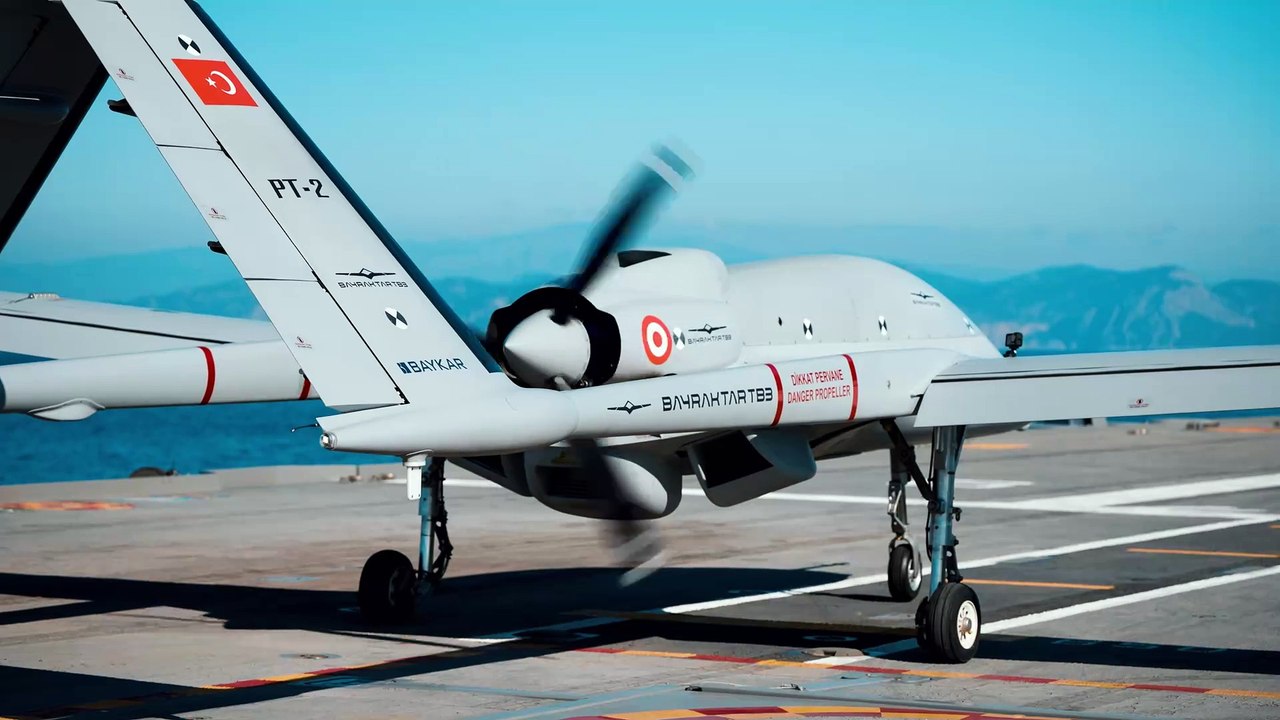 Bayraktar TB3 kısa pistli gemiden iniş kalkış yapmayı başaran ilk İHA oldu