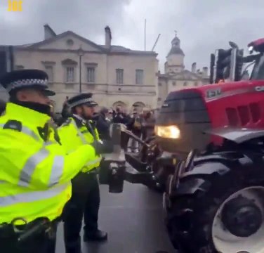 Miles de agricultores protestan en Londres