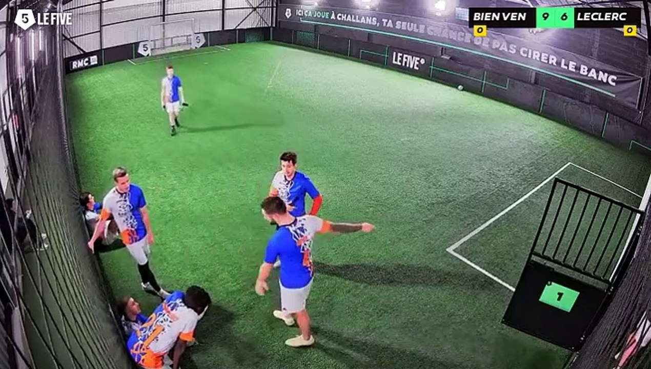Bien Vendre Ensemble - Leclerc St Gilles 19/11 à 20:30 - Football Terrain 1 (LeFive Challans)