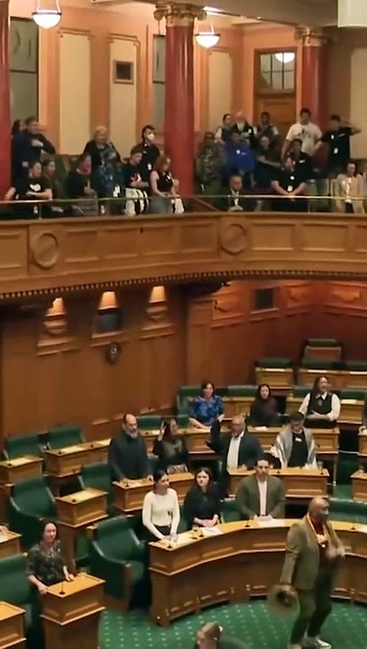 Haka dance in New Zealand parliament _ kambat kambat song haka dance