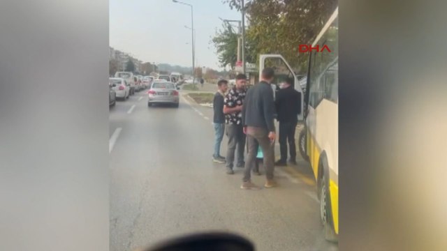 Trafikte tartıştığı sürücüyü silahla tehdit etti