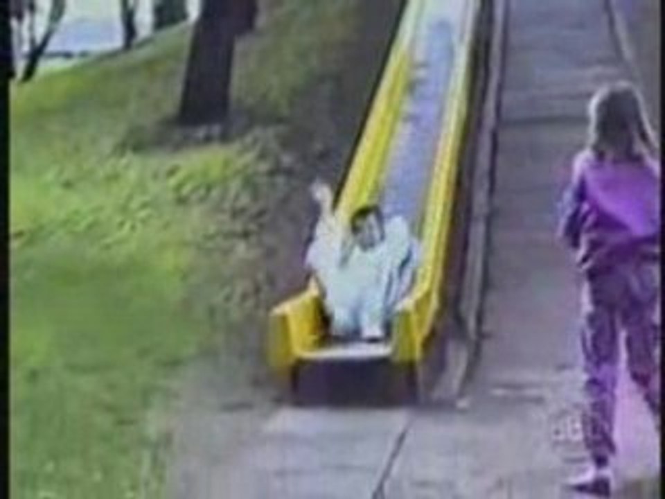 CHUTE EN TOBOGAN