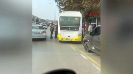 Eli silahlı trafik magandası kamerada