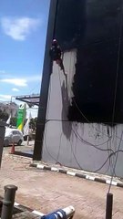 Pengecatan Fasade Gedung Tinggi Menggunakan Cat Tahan Cuaca | Jasa Cat Dinding Gedung Bertingkat
