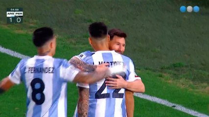 Lautaro, gol da non credere contro il Perù: guarda la sforbiciata del Toro