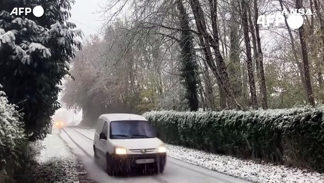 Il nord della Francia sotto la neve: Parigi, Bretagna e Normandia imbiancate