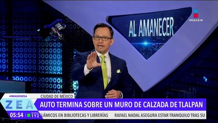 Automovilista termina sobre un muro de concreto en Calzada de Tlalpan, CDMX