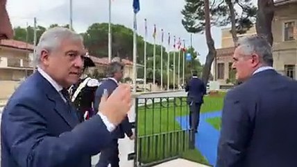 Il G7 all'Aurum, tutti in fila per la foto di famiglia e i lavori del terzo giorno