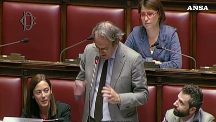 "Salva-Milano", Bonelli canta in Aula la Via Gluck di Celentano