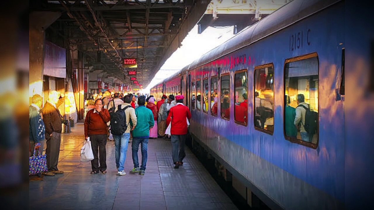 रिटायर्ड रेल कर्मियों की भर्ती शुरू, जानिए क्या है नियम और कब तक कर सकेंगे आवेदन
