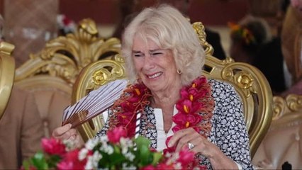 La Reina Camilla Llora La Muerte De Su Perro