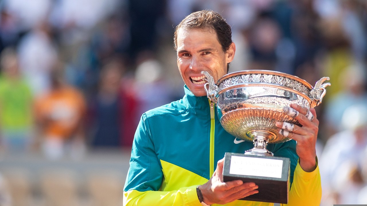 Eiffel Tower honours Nadal as Paris pays tribute