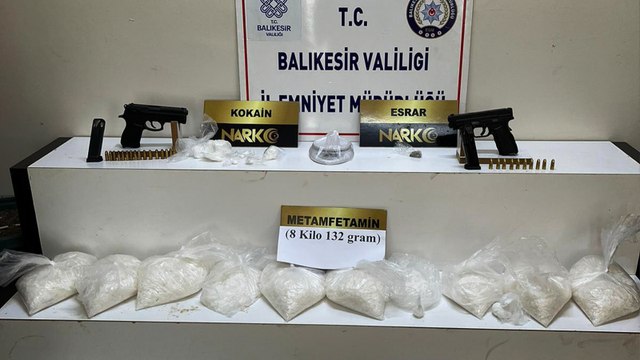 Uyuşturucu operasyonu: Buzdolabında 8 kilo metamfetamin bulundu