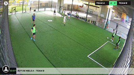 But de Niels A - Team B