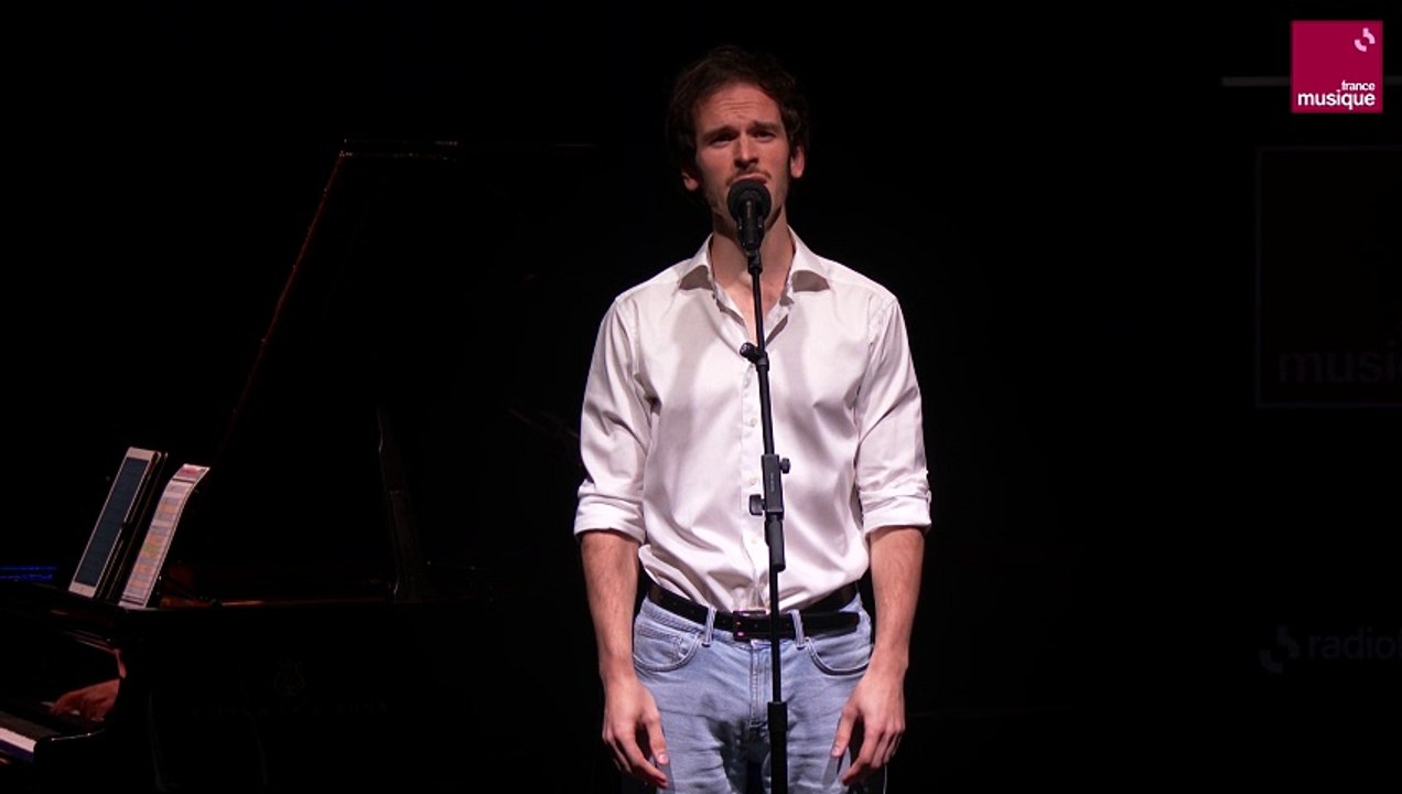 Claude-Michel Schönberg : Les Misérables (Seul devant ces tables vides)