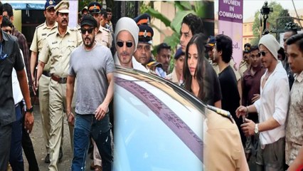 Maharashtra Elections 2024:Shah Rukh Khan, Salman Khan ने Family के साथ बूथ पर जाकर किया Vote, Video