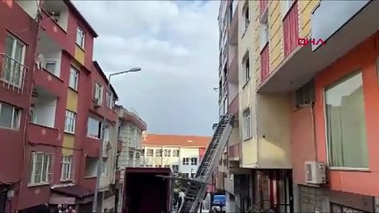 İstanbul- Küçükçekmece'de ağır hasarlı 5 katlı binaya tahliye izni