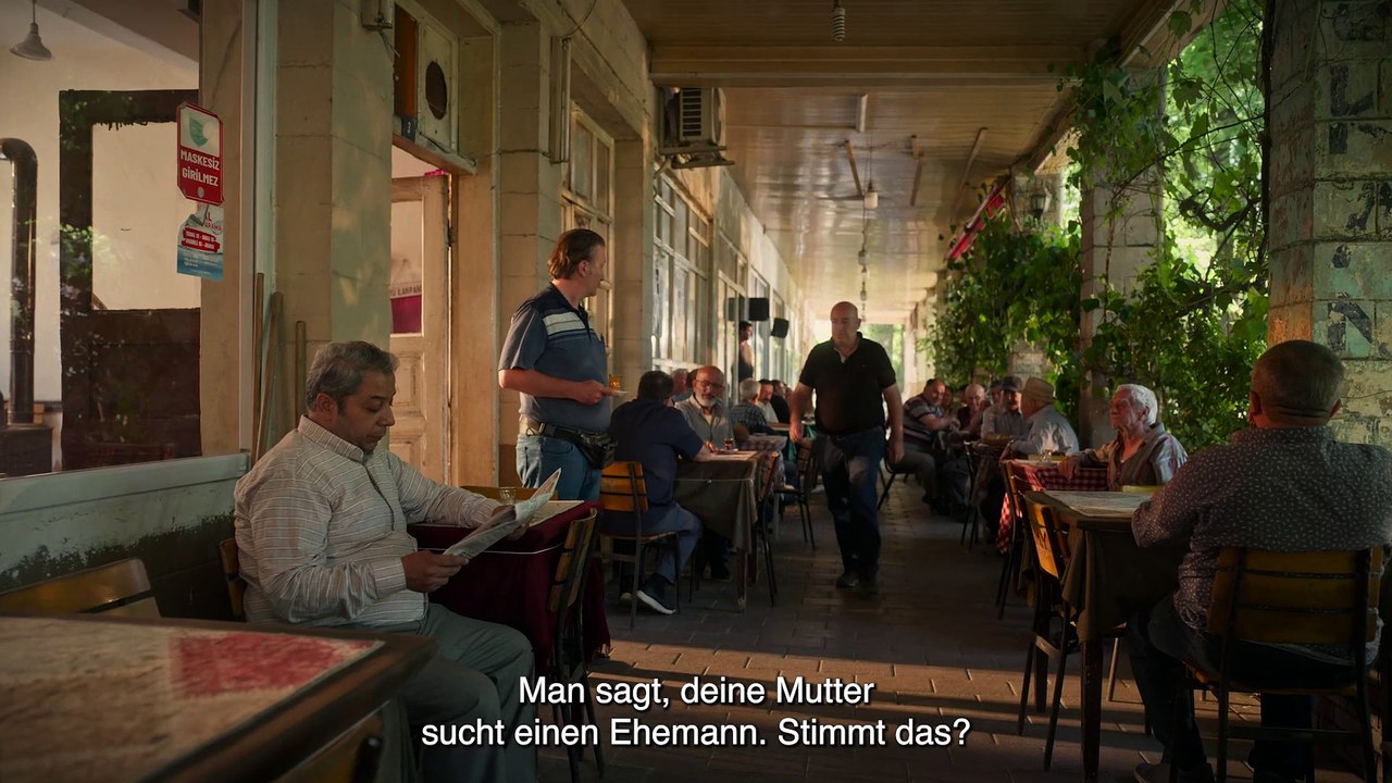 Mukadderat Trailer OmdU