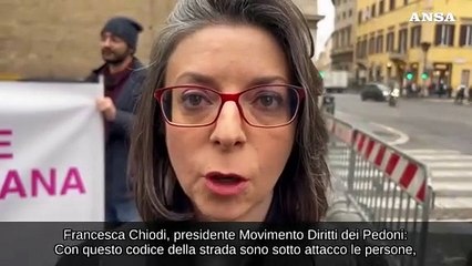 Flash-mob a Roma contro il nuovo codice della strada: "Questa riforma non aiuta"