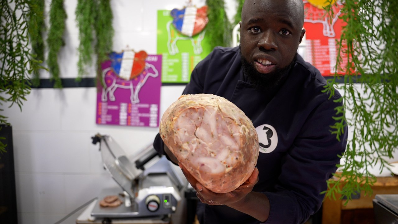 «Le terroir et les mentalités doivent évoluer» :  victime de racisme, ce boucher halal cartonne sur les réseaux sociaux