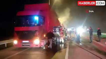 Bursa'da Domates Yüklü Kamyonda Yangın